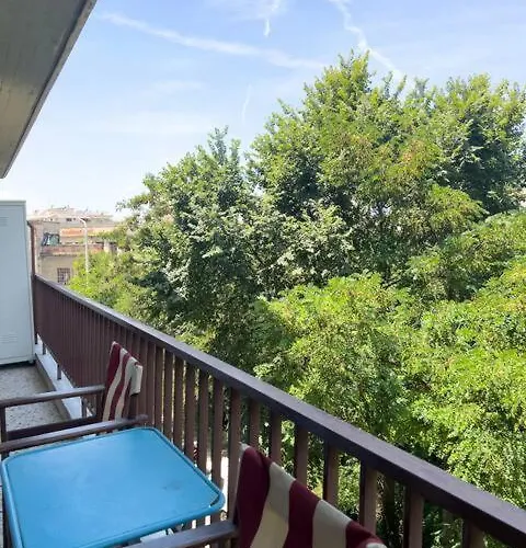 Oasis W Free Parking 5 Min From Center Apartment *
